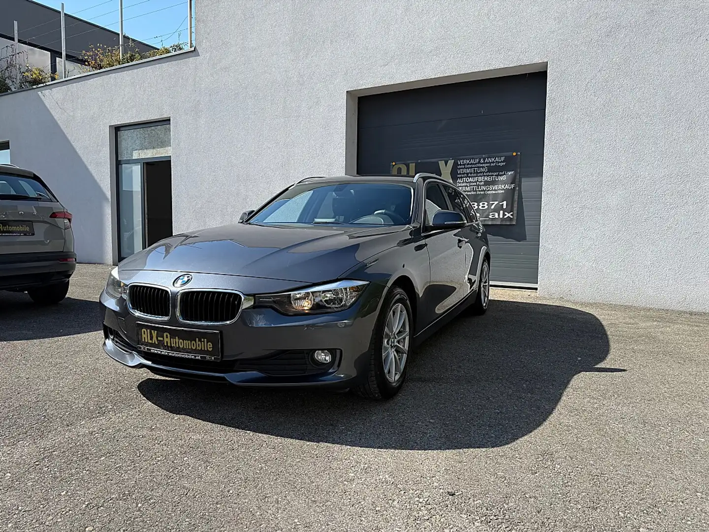 BMW 318 d Grau - 1