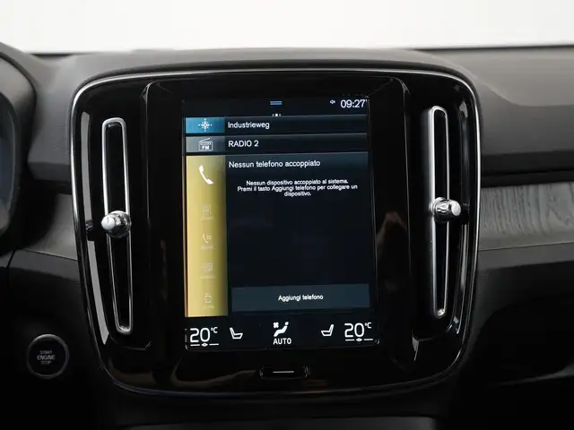 Volvo XC40 view 17