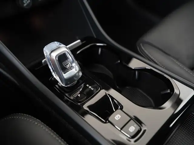 Volvo XC40 view 12
