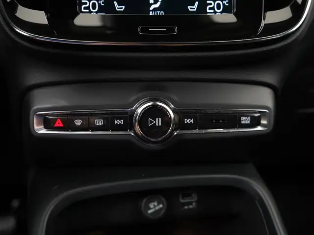 Volvo XC40 view 14