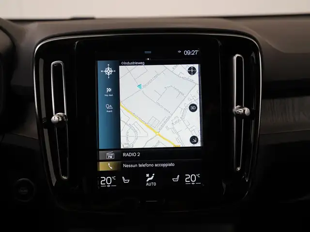 Volvo XC40 view 15