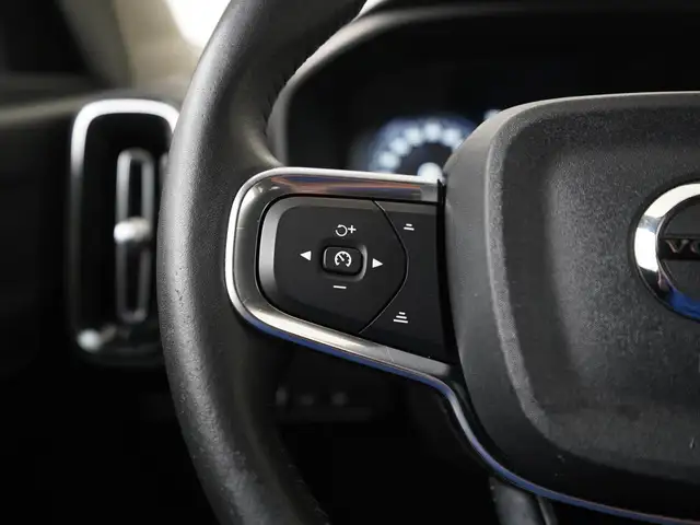 Volvo XC40 view 9
