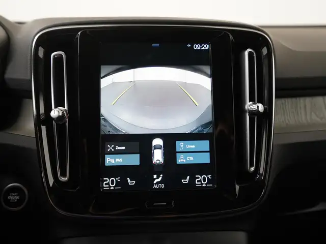 Volvo XC40 view 22