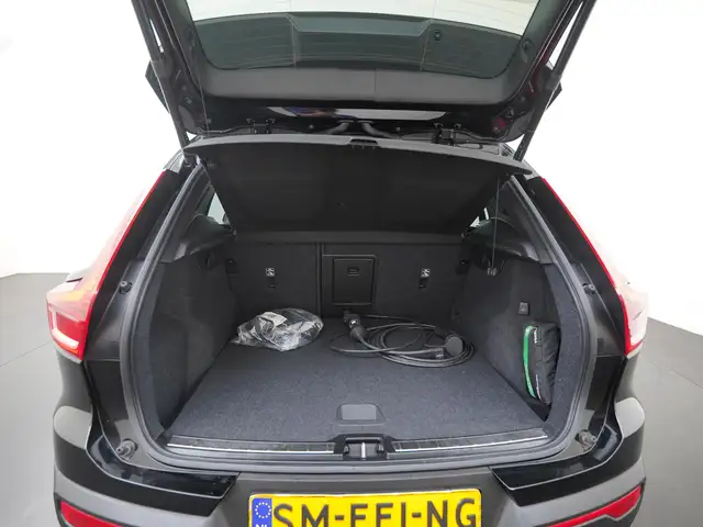 Volvo XC40 view 25
