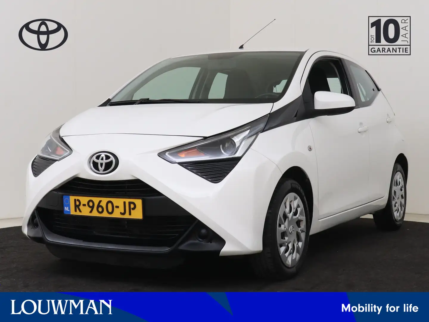 Toyota Aygo 1.0 VVT-i x-play I Airco I 5 Deurs I Zuinig I Cent Wit - 1