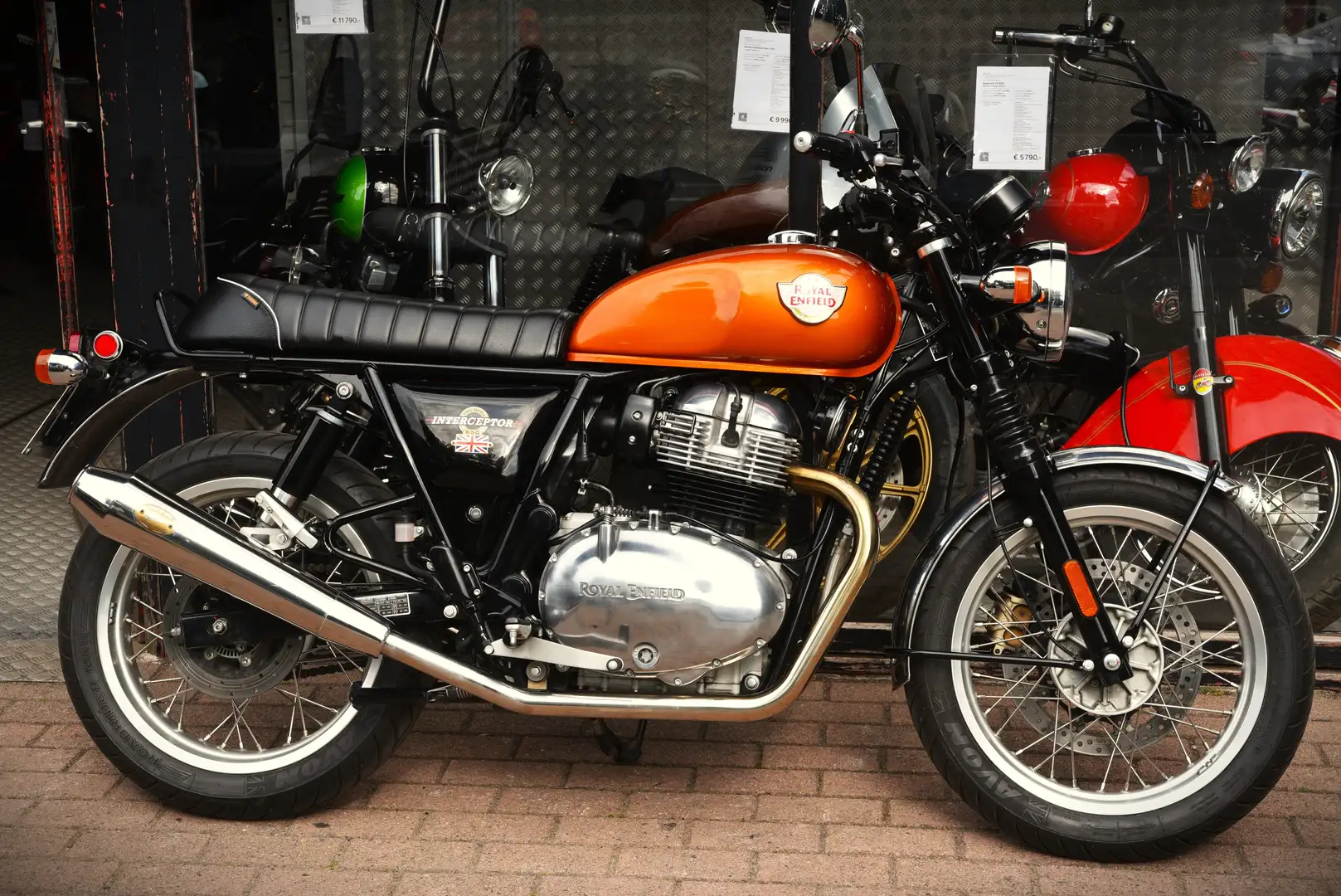 Royal Enfield Interceptor 650 ***MOTO VERTE*** Orange - 2