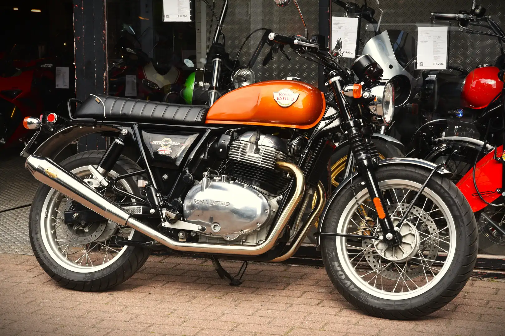 Royal Enfield Interceptor 650 ***MOTO VERTE*** Orange - 1