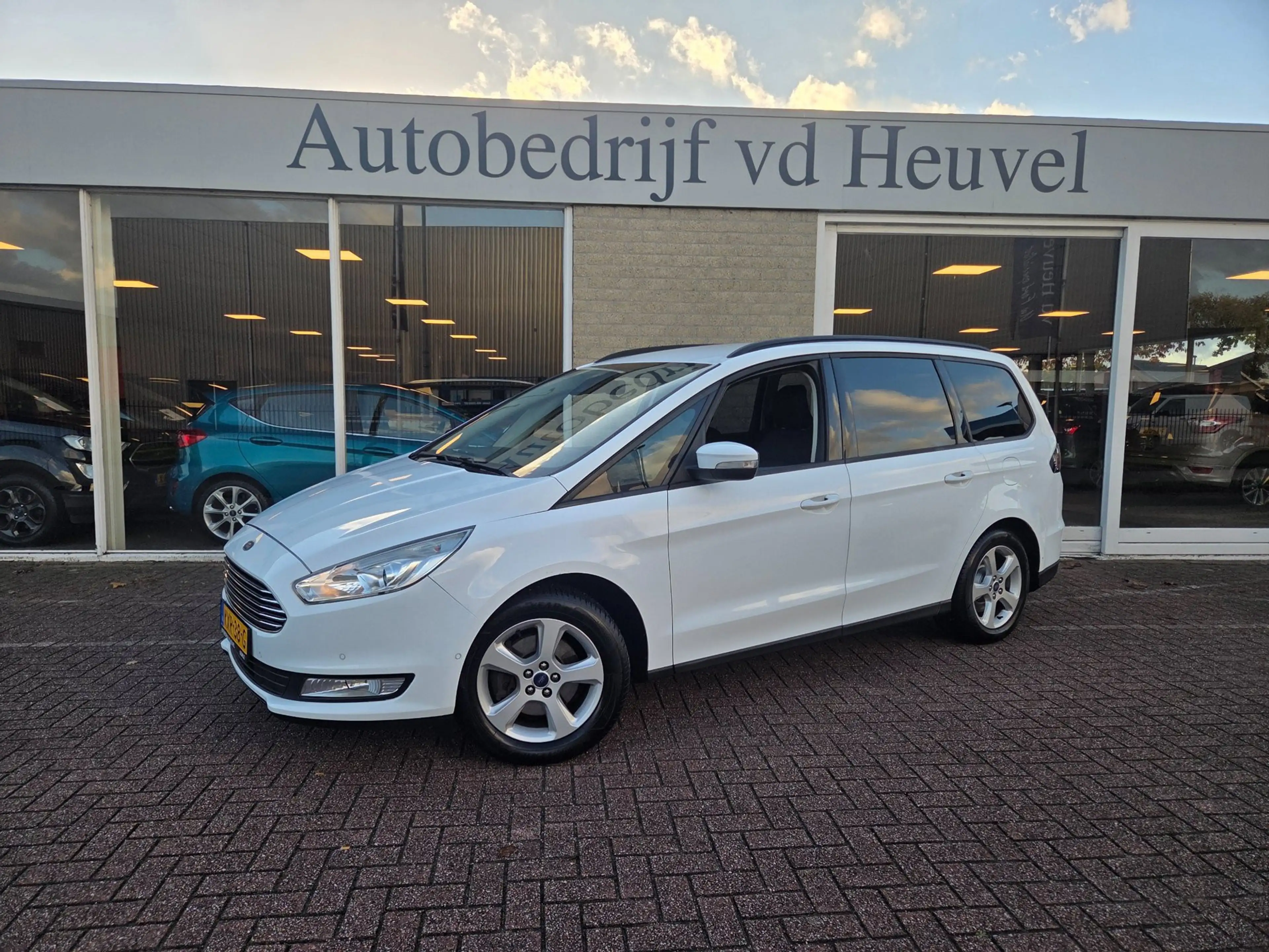 Ford Galaxy 1.5 Titanium *Gereviseerde motor*Nieuwe Distributi