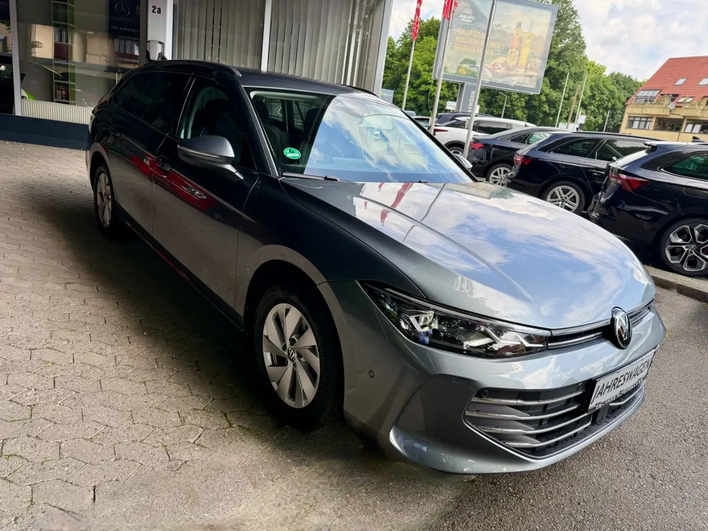 Volkswagen Passat Variant 2.0 TDI Leder LED AHK Sportsitze Grau - 1