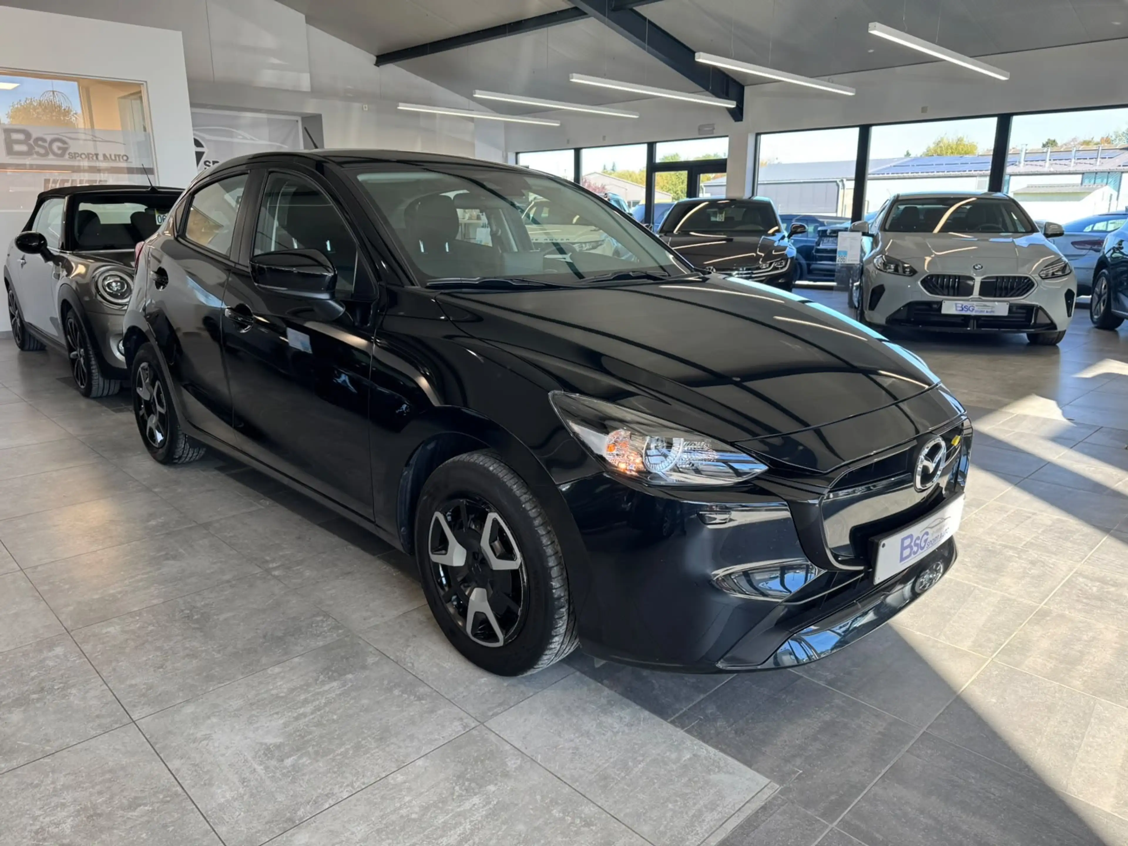 Mazda 2 2 1.5i Skyactiv-G Centre-Line*CLIM*XENON*RADAR*CRUISE*CARPLA*EURO 6d — photo 4