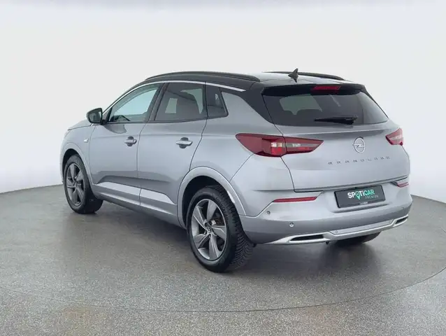 Opel Grandland view 5