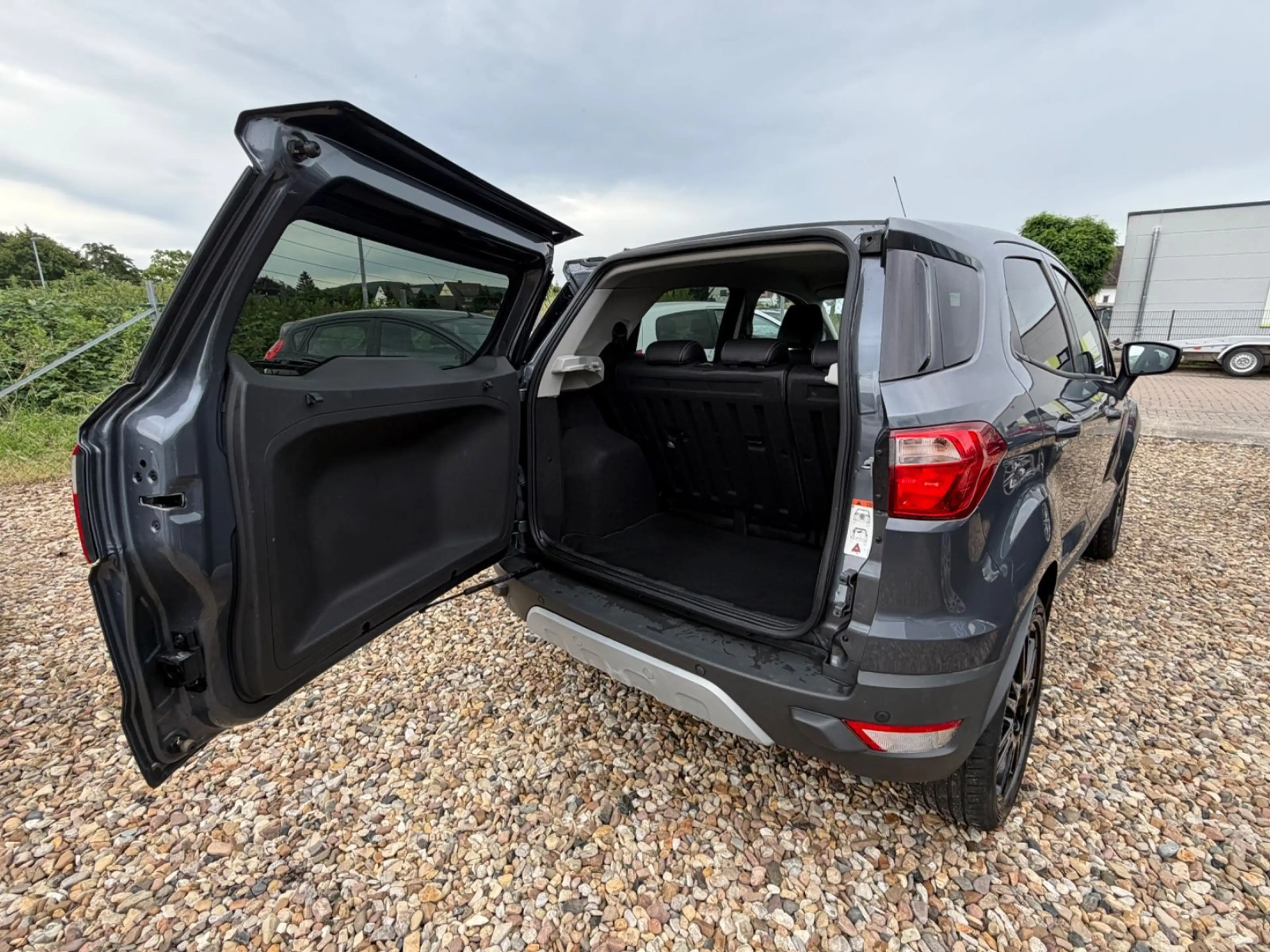 Ford EcoSport 1,0 103kW Titanium *Zahnriemen neu* — photo 11