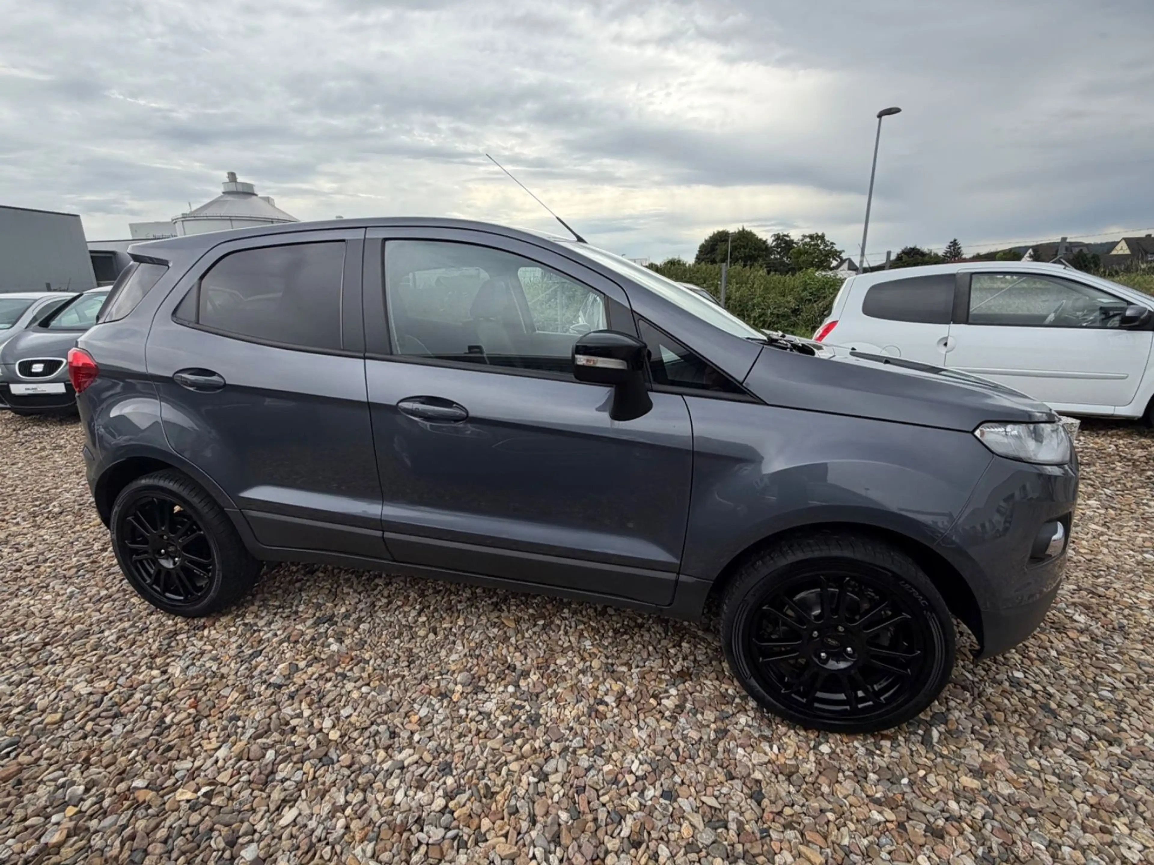 Ford EcoSport 1,0 103kW Titanium *Zahnriemen neu* — photo 6