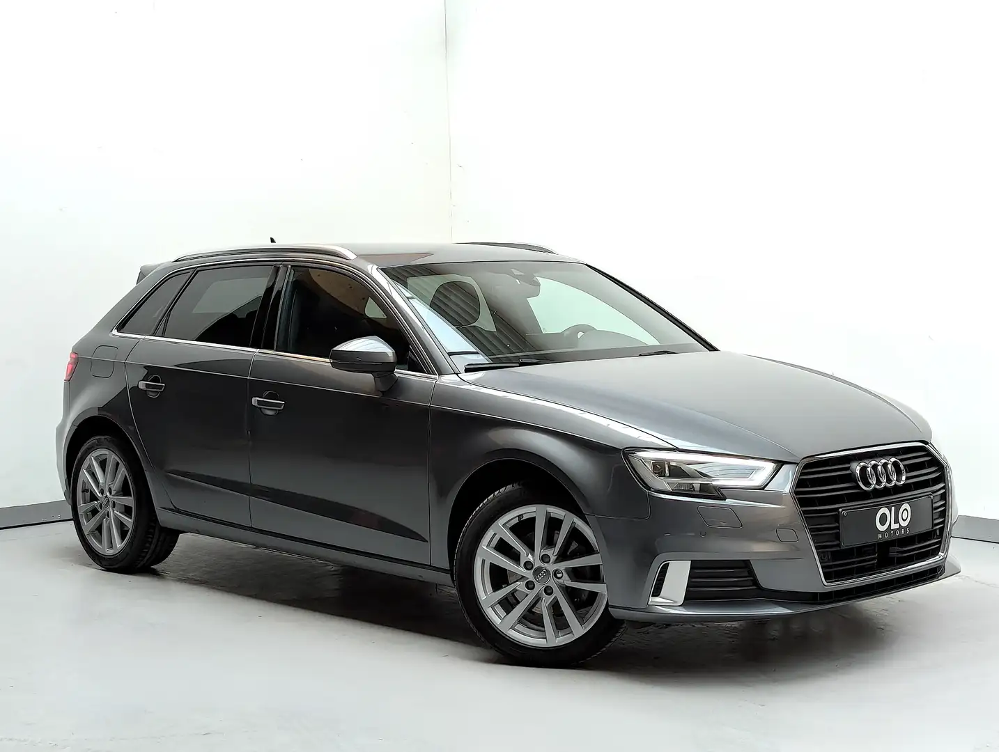 Audi A3 Sportback 1.6 TDi Sport S tronic -I Cokpit-CARPLAY Gri - 2