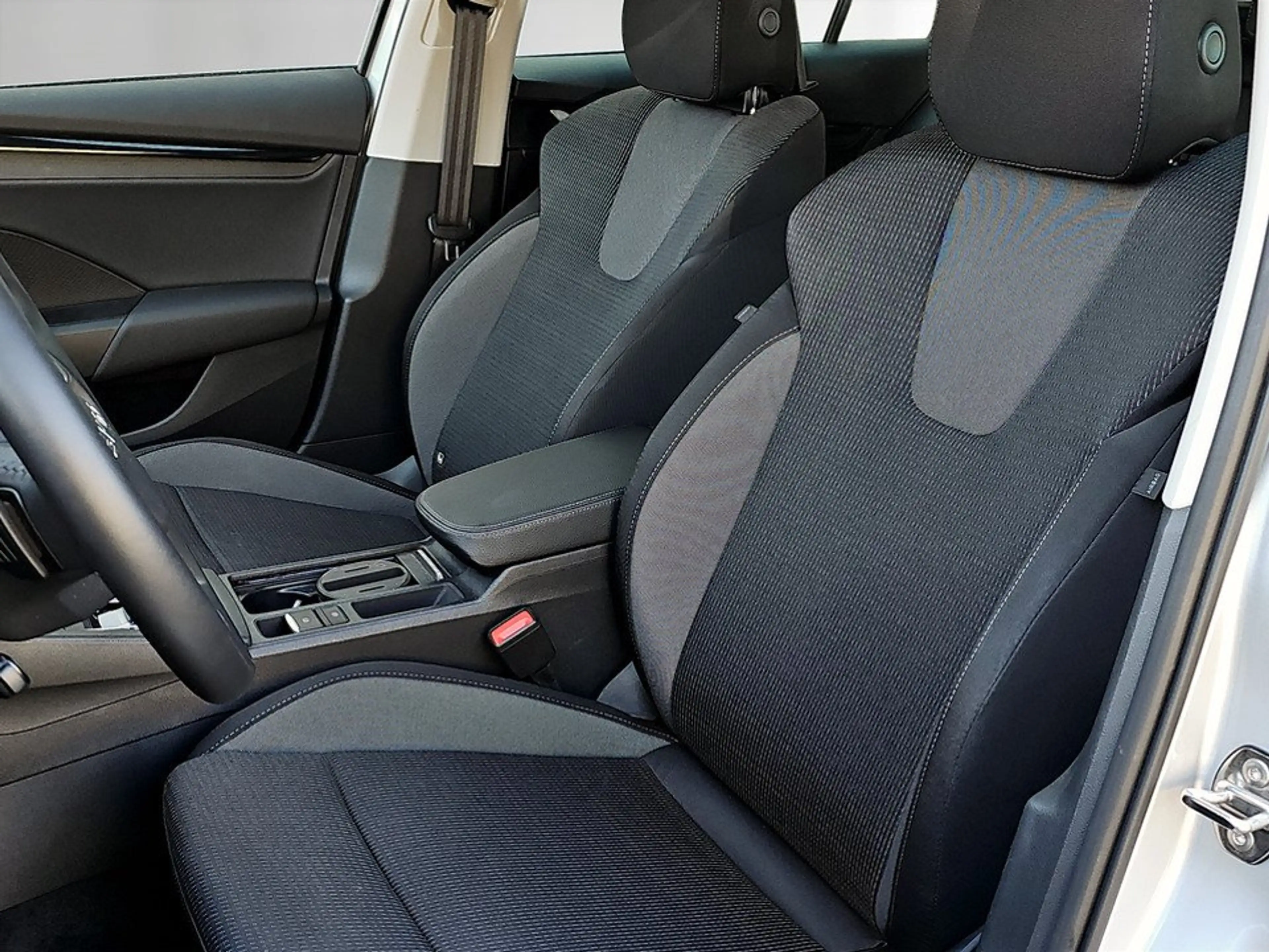 Skoda Octavia Combi 1.5 TSI Selection AHK+LED+NAVI+RFK — photo 11