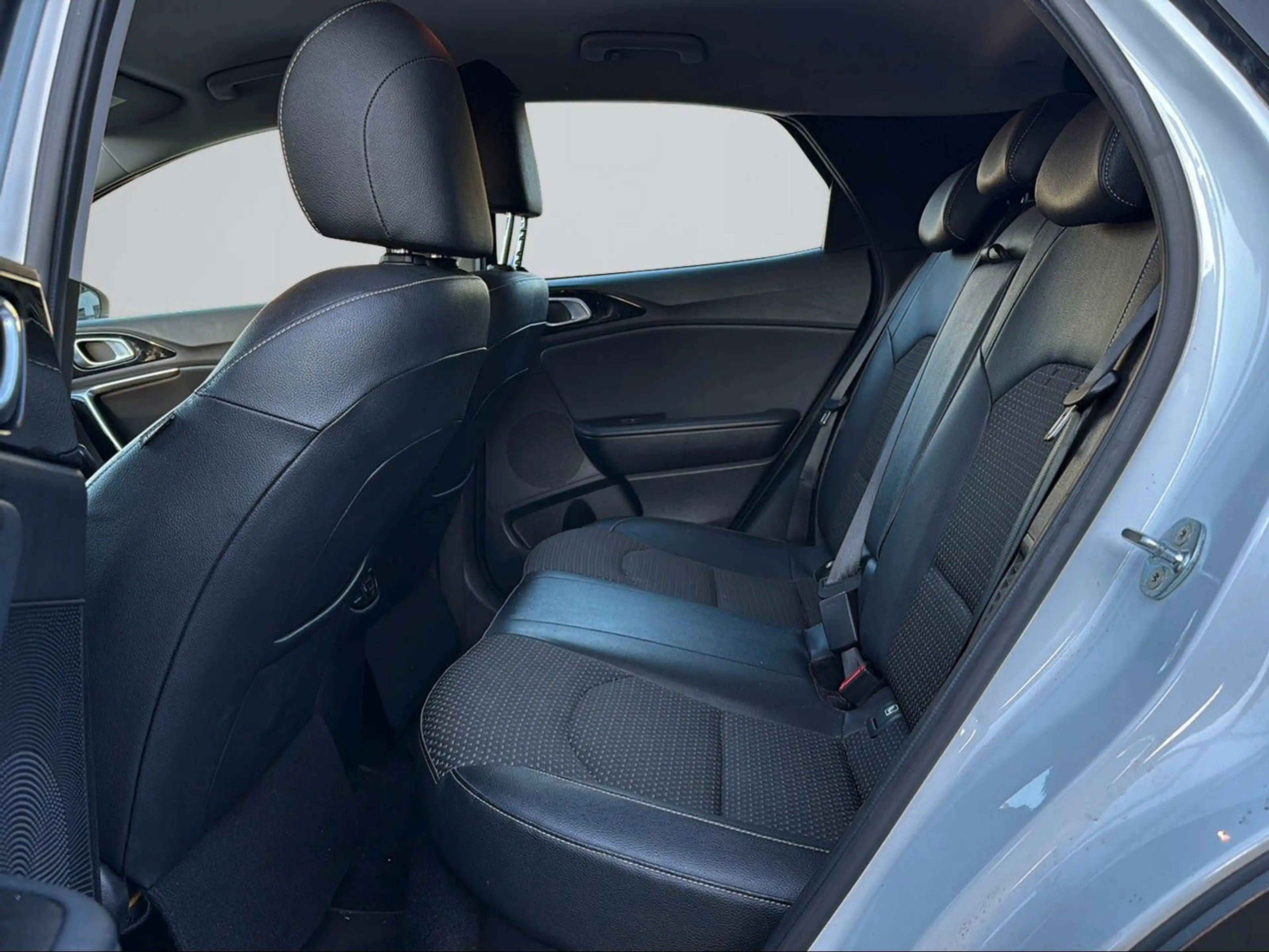 Kia XCeed Vision Plug-in Hybrid | Kamera | SHZ | DAB — photo 12