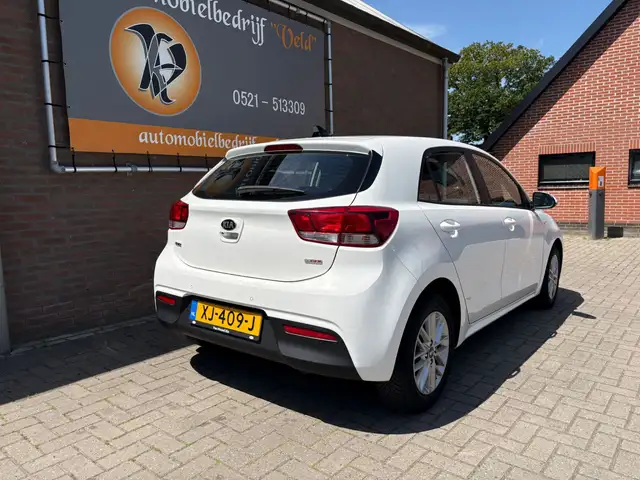 Kia Rio view 18