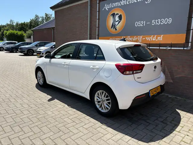 Kia Rio view 25