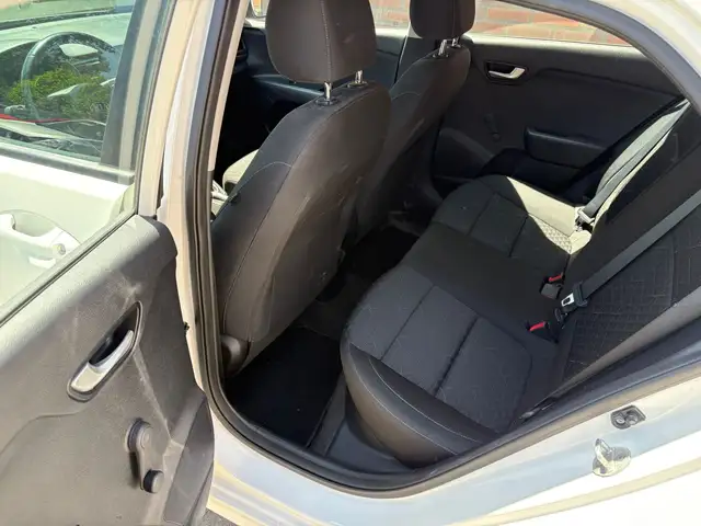 Kia Rio view 8