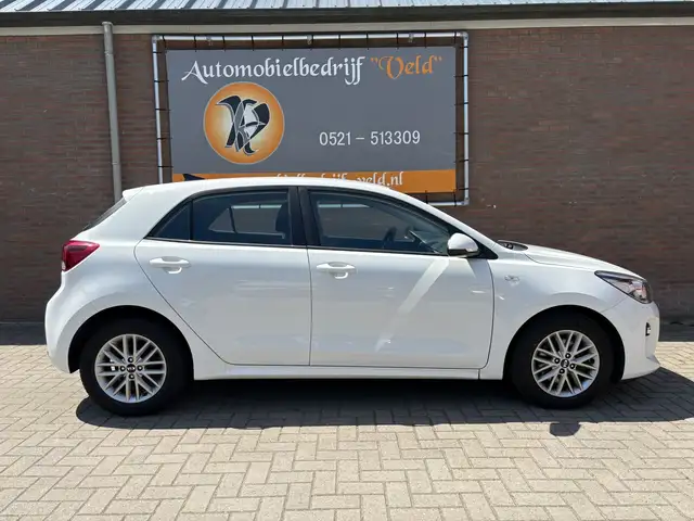 Kia Rio view 17