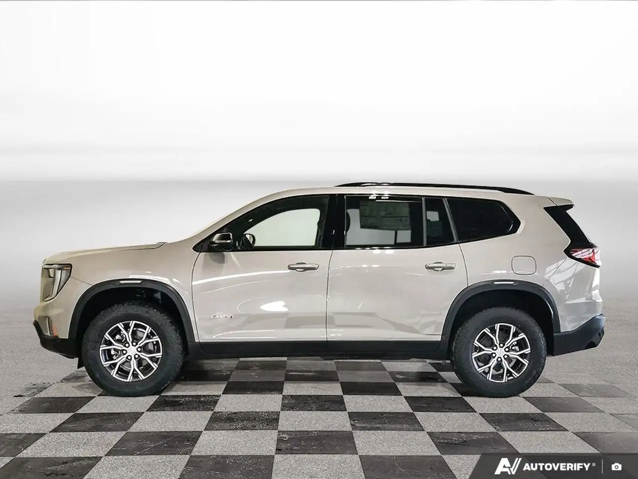 GMC Acadia снимка GMC Acadia
