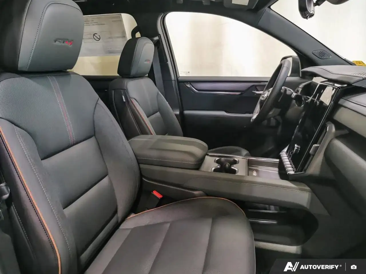 GMC Acadia снимка GMC Acadia