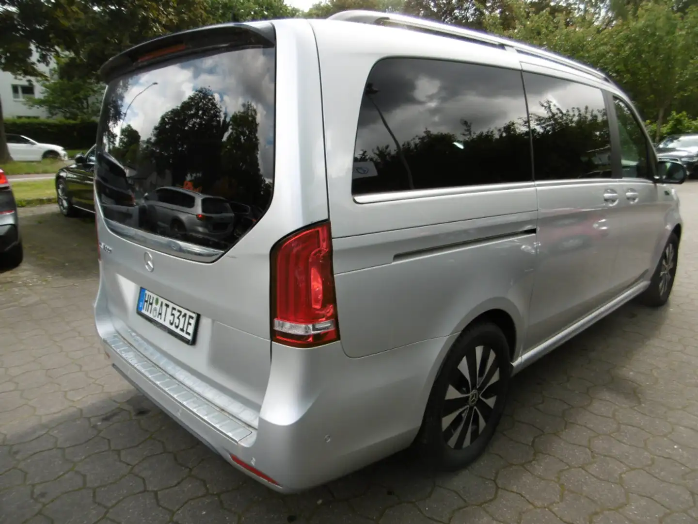 Mercedes-Benz EQV 300 AvantgardeLED Navi Leder 8-Sitzer Argintiu - 2