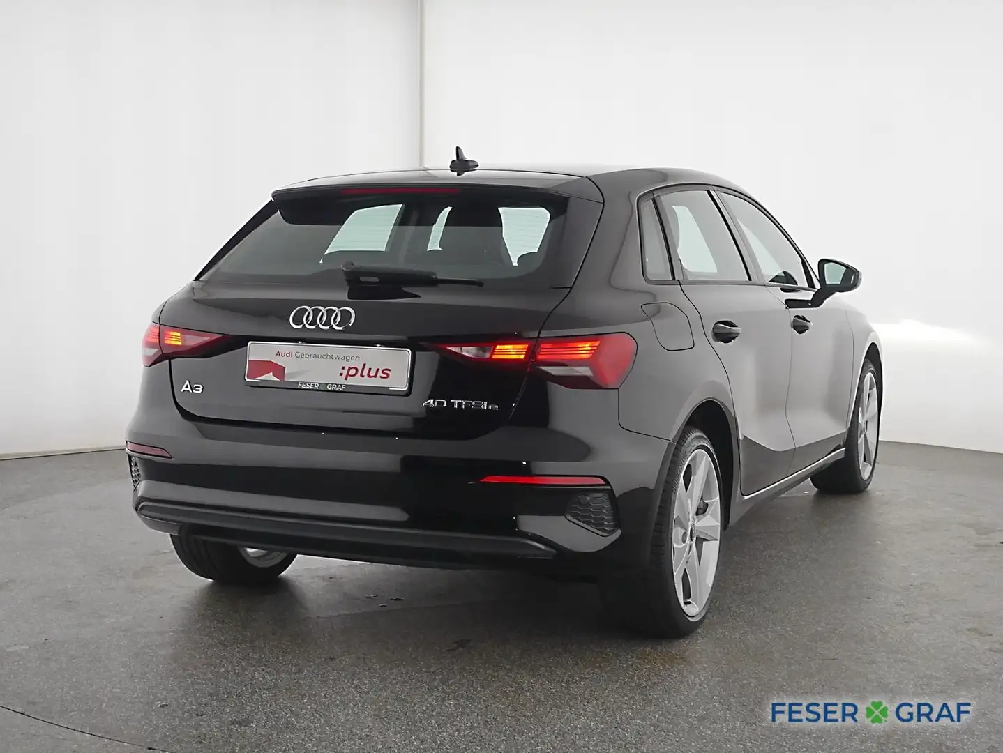 Audi A3 40 TFSI e S tronic Tempomat/Klimaa. Zwart - 2