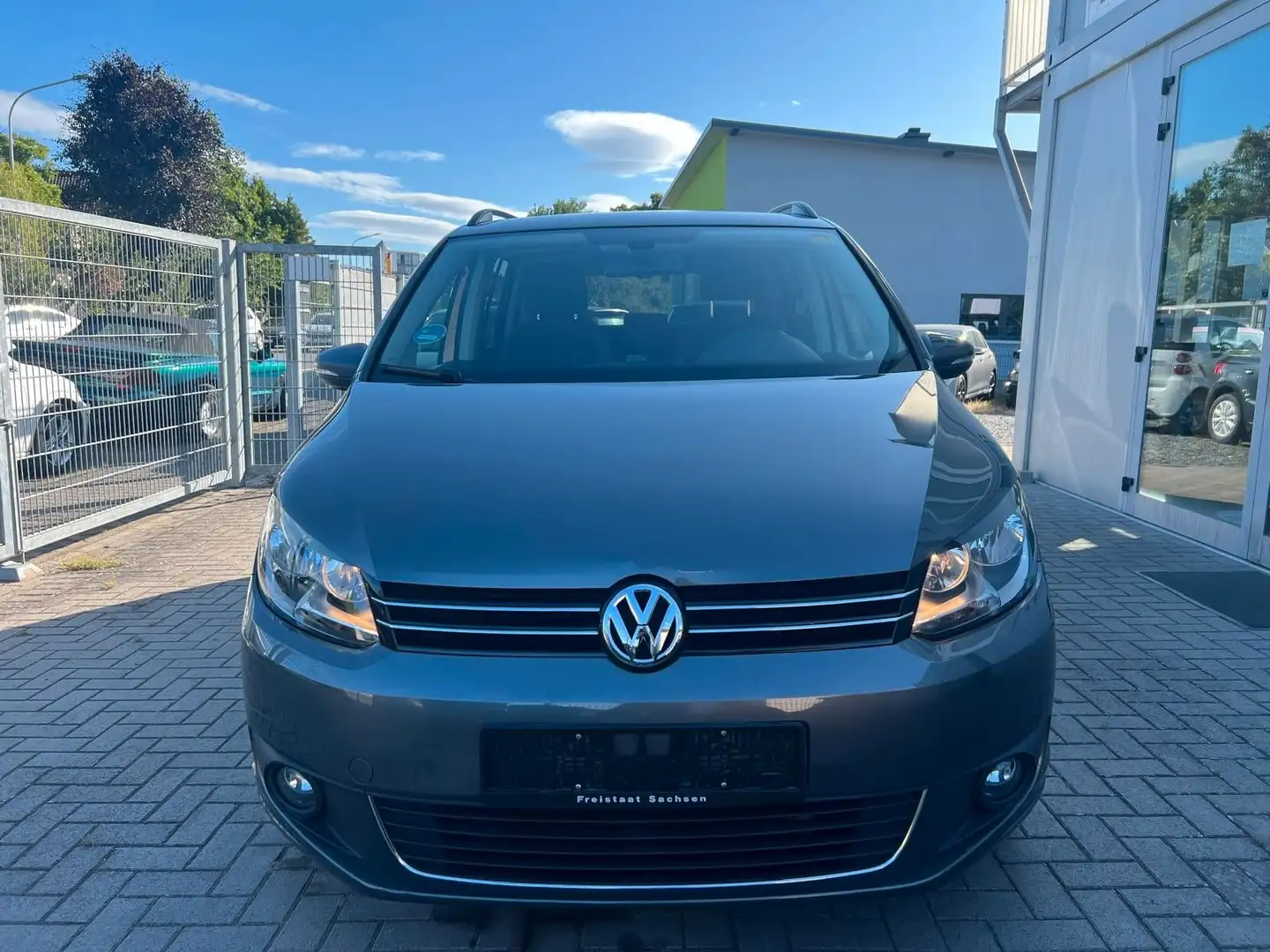 Volkswagen Touran Comfortline 7 Sitze Gris - 2