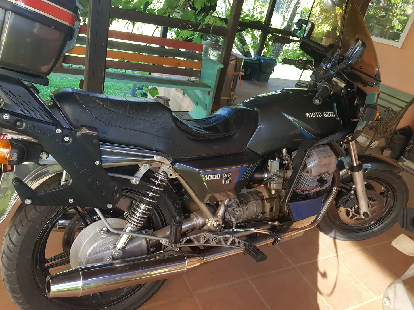 Moto Guzzi 1000 SP Grau - 2