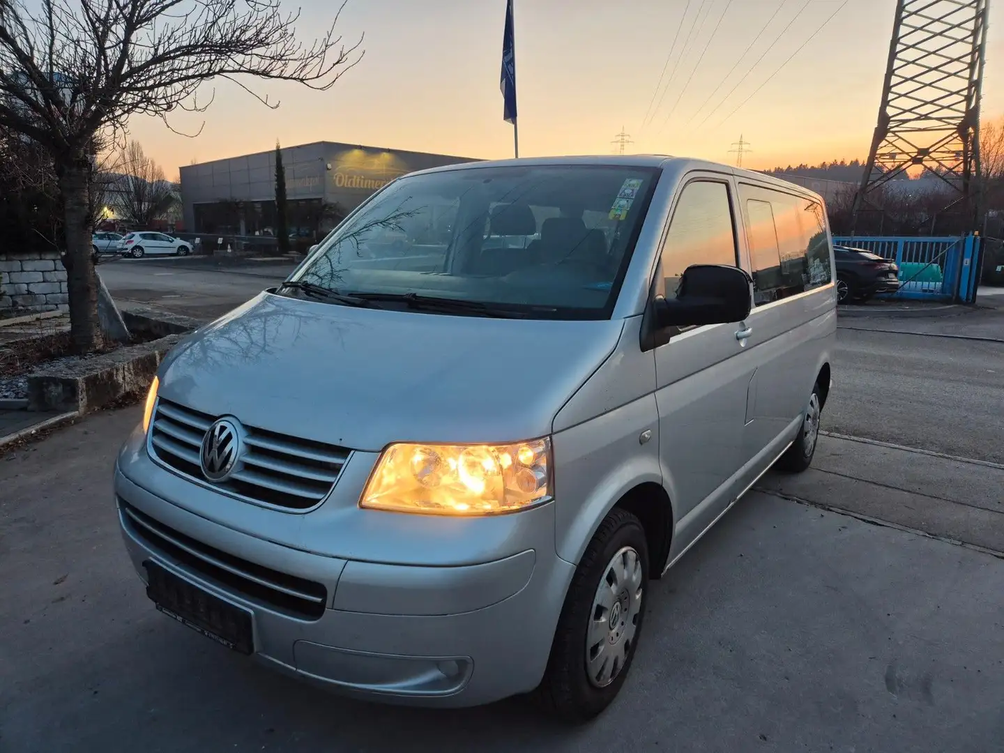 Volkswagen T5 Caravelle Silber - 2