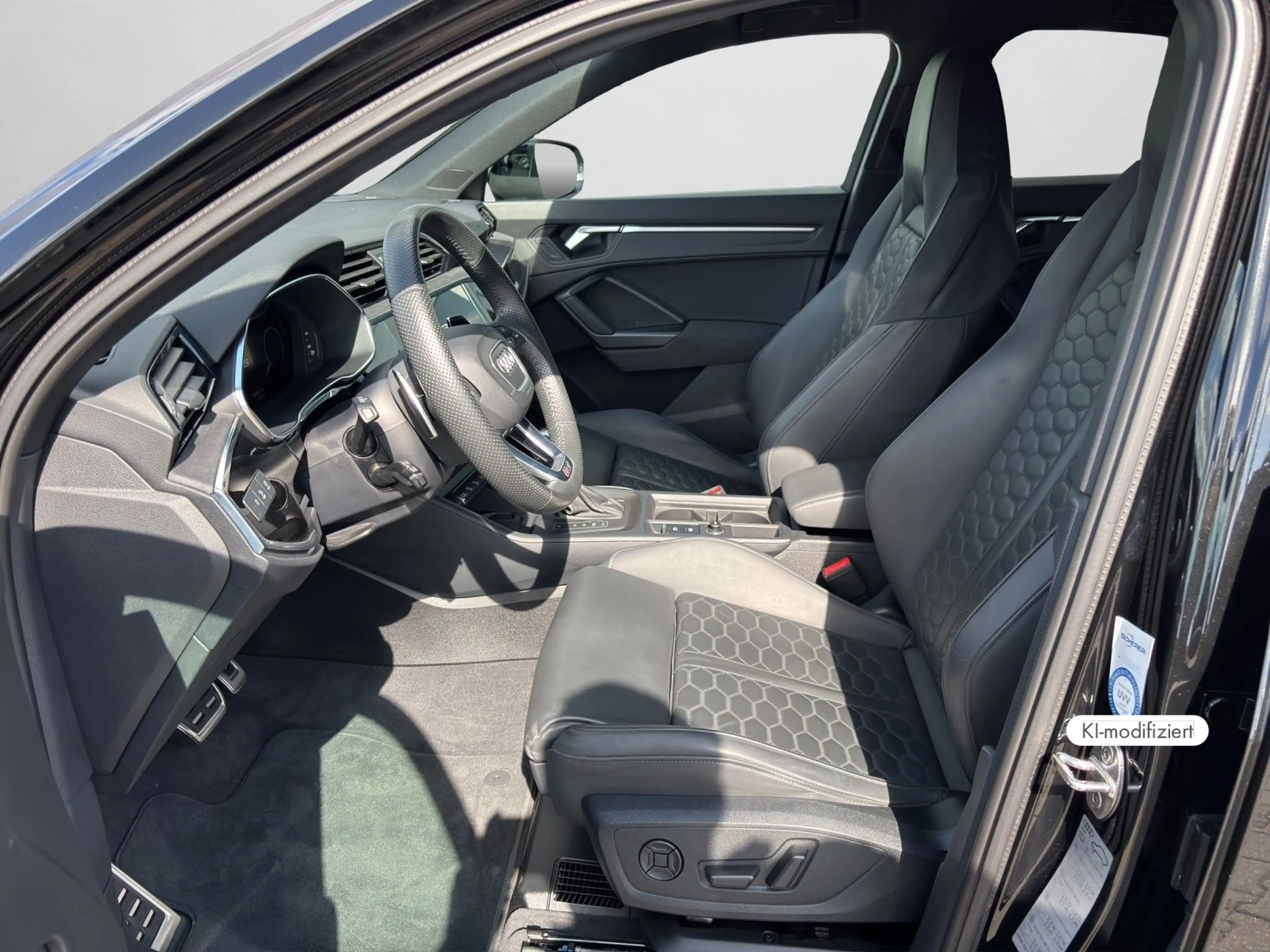 Audi RS Q3 2.5 TFSI Quattro NAVI RFK SHZ AH — photo 13