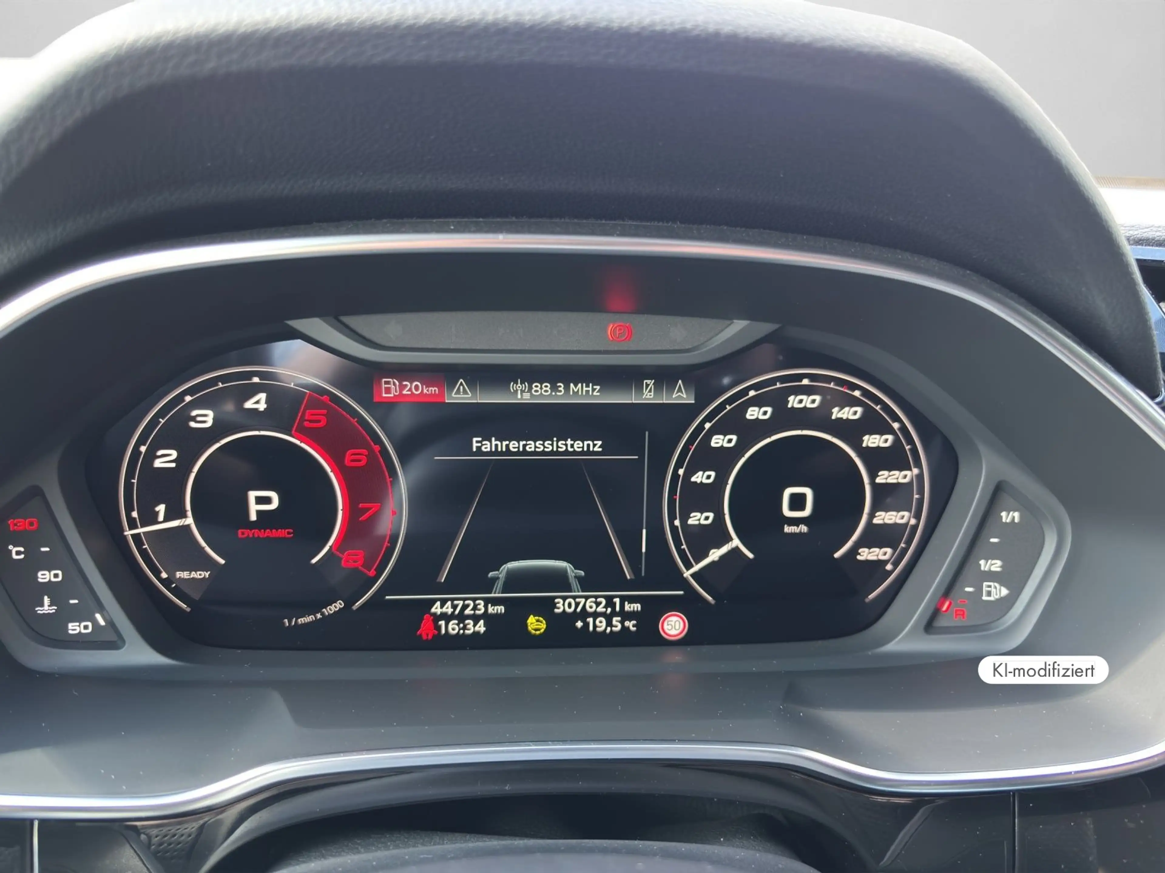 Audi RS Q3 2.5 TFSI Quattro NAVI RFK SHZ AH — photo 11