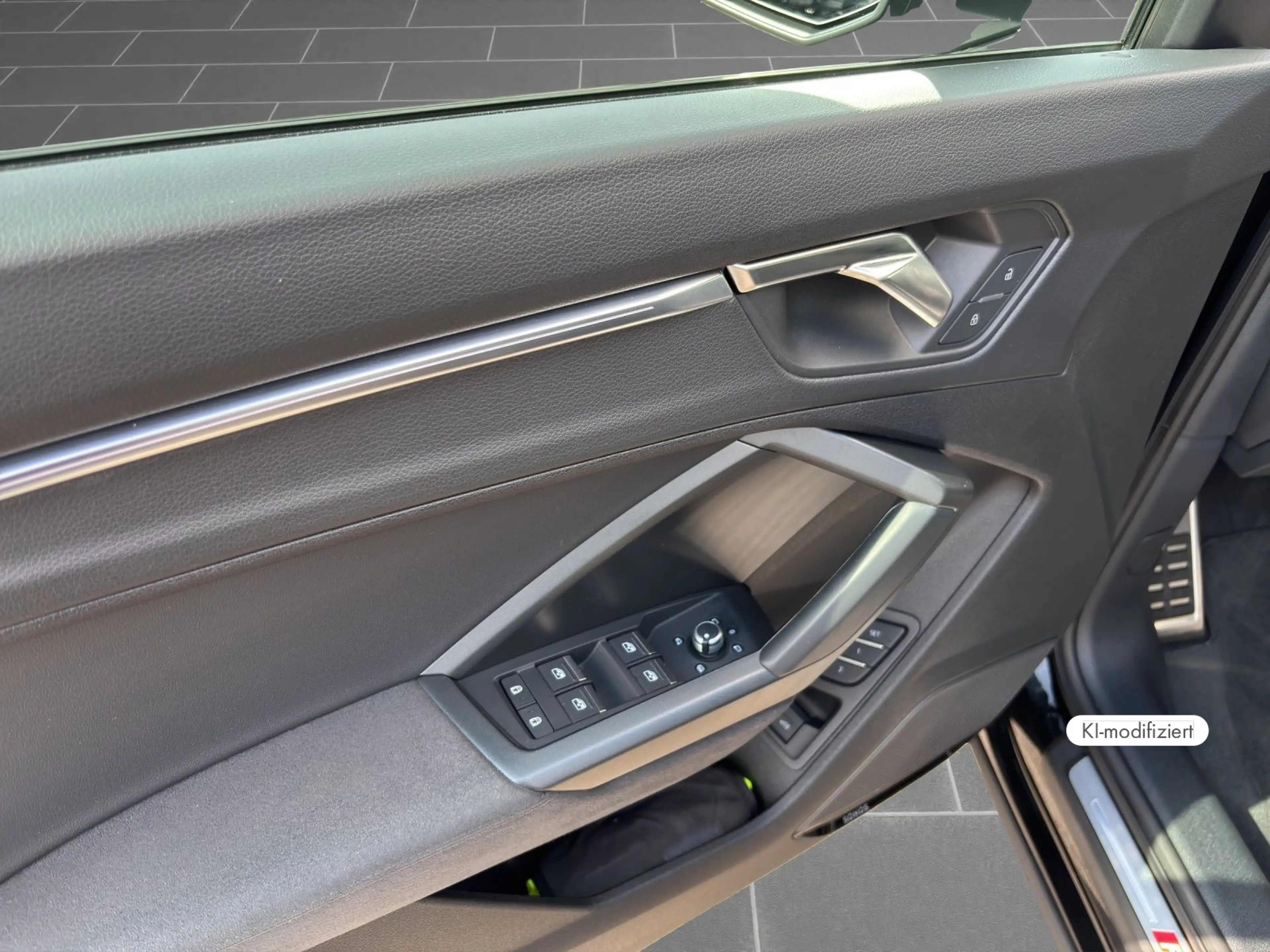Audi RS Q3 2.5 TFSI Quattro NAVI RFK SHZ AH — photo 14