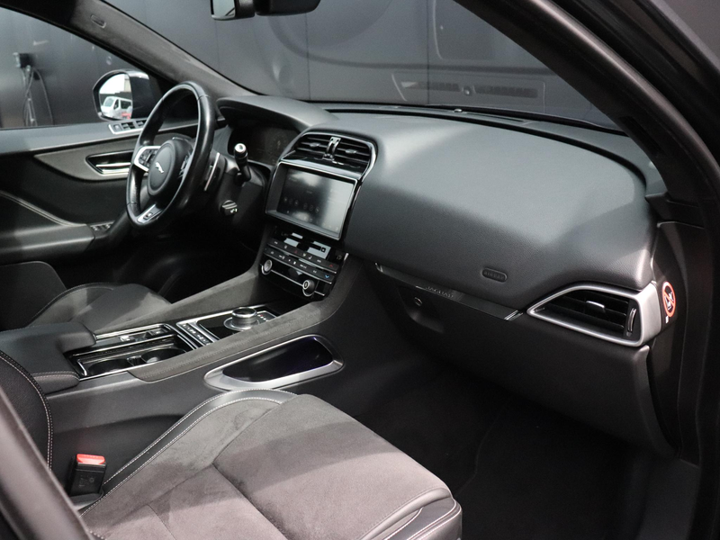 Jaguar F-Pace 3.0 S AWD 30d | MEMORY | PANO-DAK | MERIDIAN | ALC — photo 24