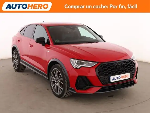 Audi Q3 view 8