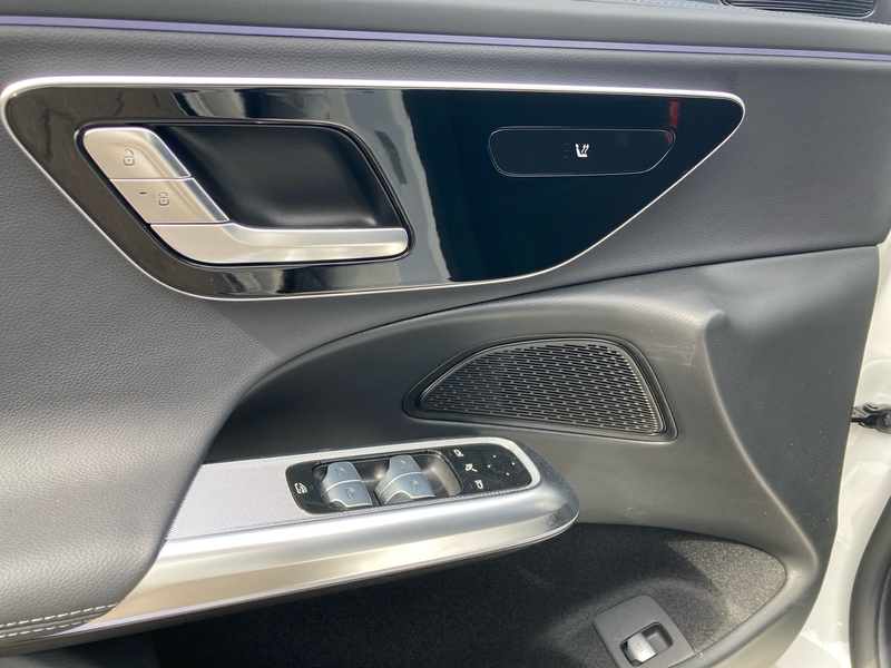 Mercedes-Benz E 220 d T AMG+NIGHT+AHK+DISTR+NAVI+LED+KAM+KEYL — photo 16