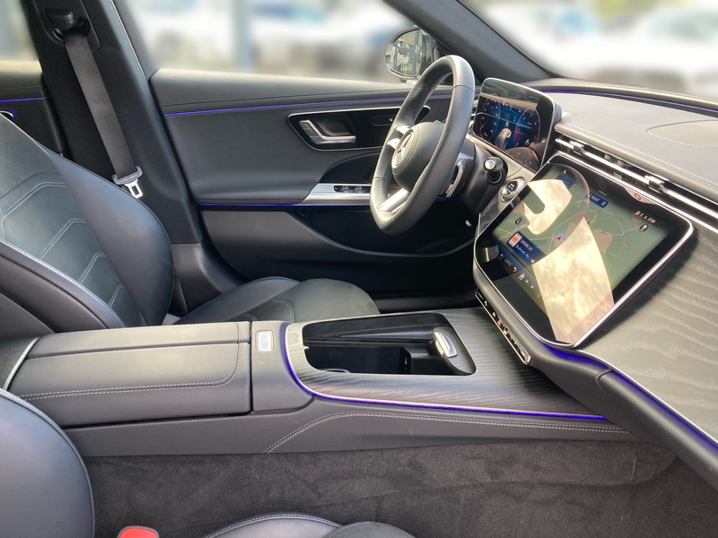 Mercedes-Benz E 220 d T AMG+NIGHT+AHK+DISTR+NAVI+LED+KAM+KEYL — photo 12