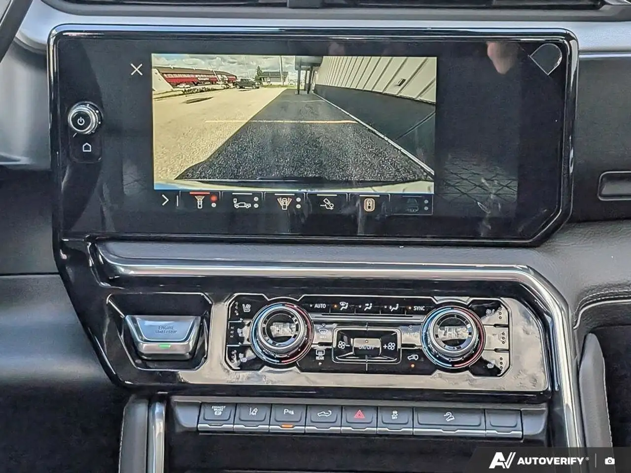 GMC Sierra 3500HD снимка GMC Sierra 3500HD