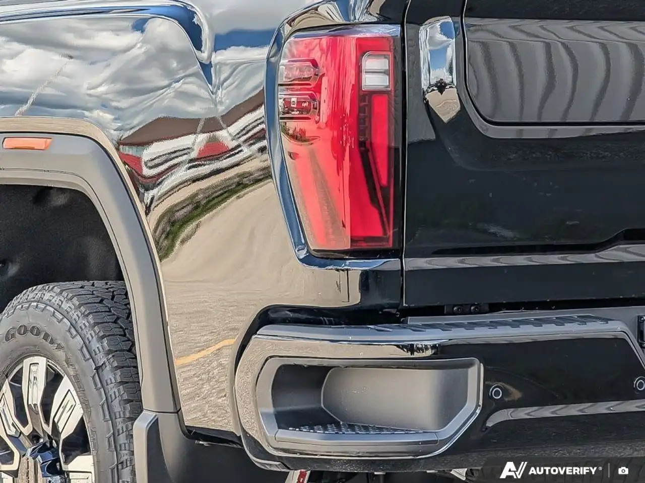GMC Sierra 3500HD снимка GMC Sierra 3500HD