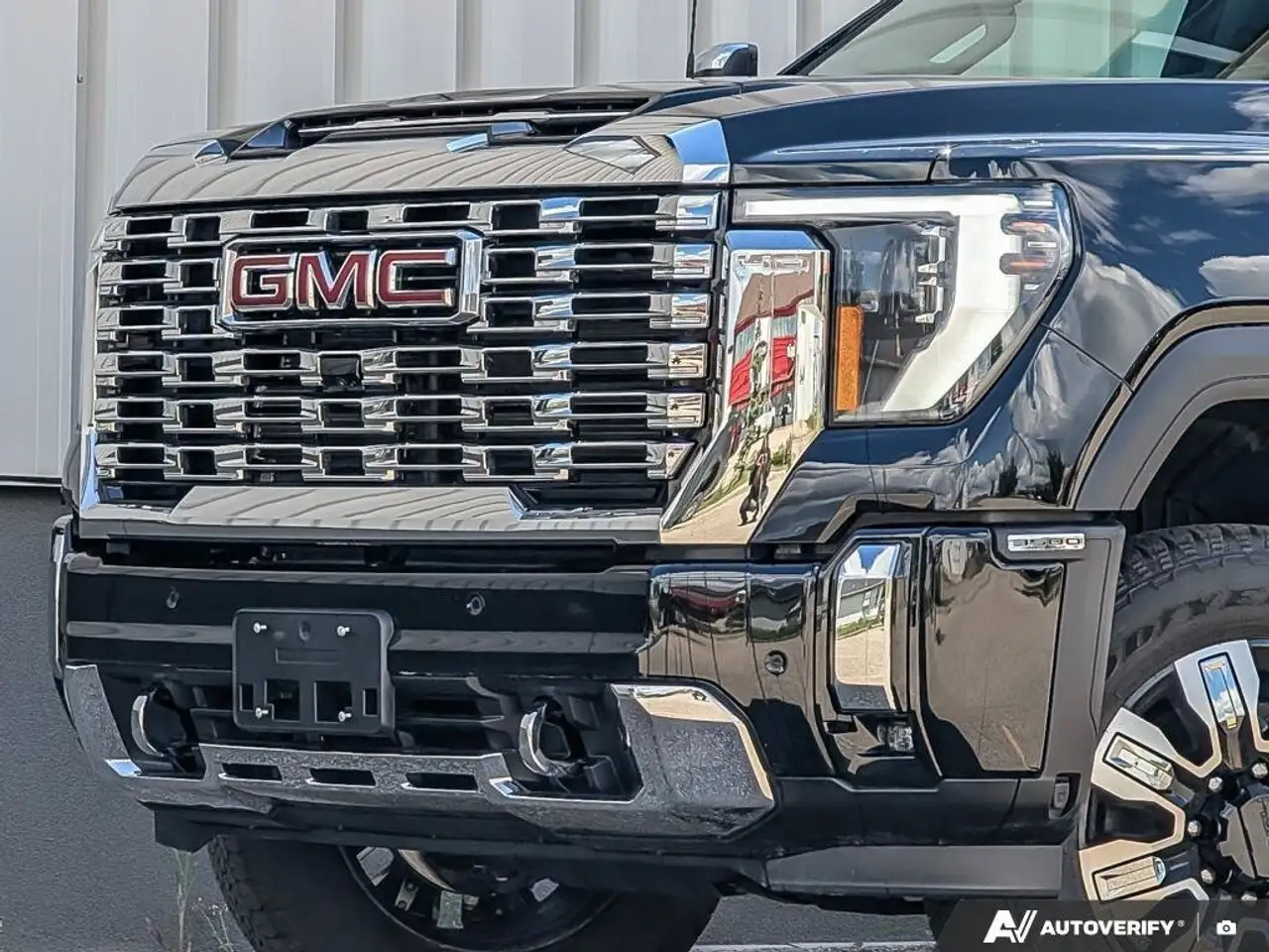 GMC Sierra 3500HD снимка GMC Sierra 3500HD