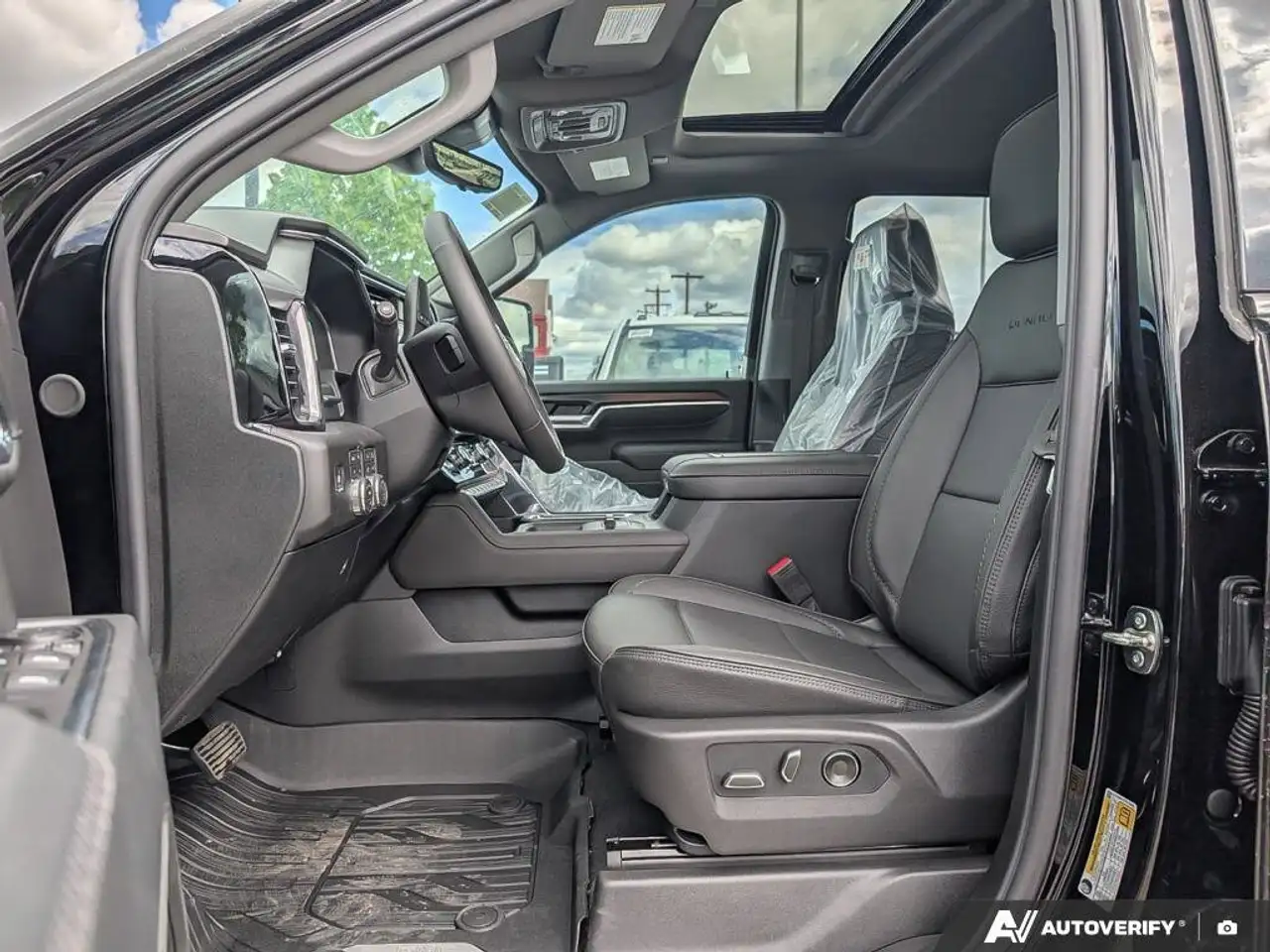 GMC Sierra 3500HD снимка GMC Sierra 3500HD
