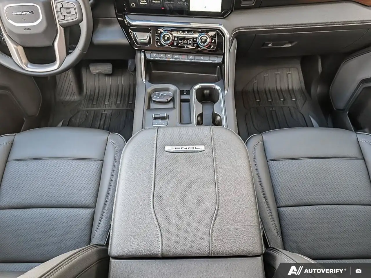 GMC Sierra 3500HD снимка GMC Sierra 3500HD