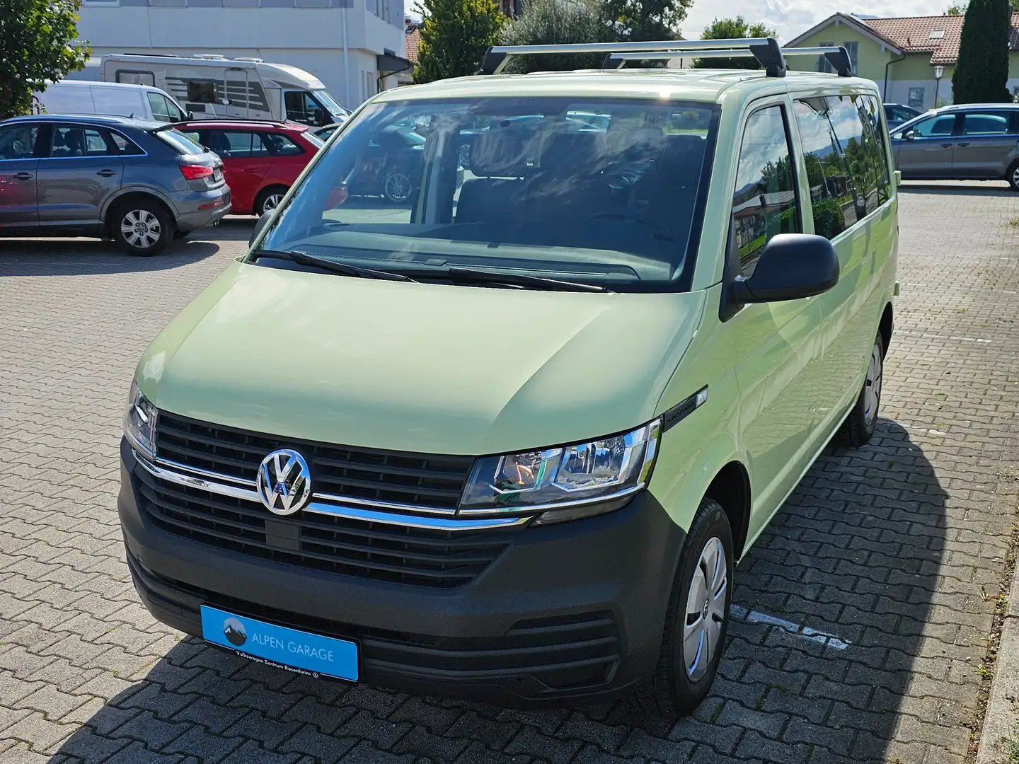 Volkswagen T6 Transporter T6.1*2.0*TDI*Kombi*9-Sitze*Klima*DAB*Bluetooth* Grün - 1