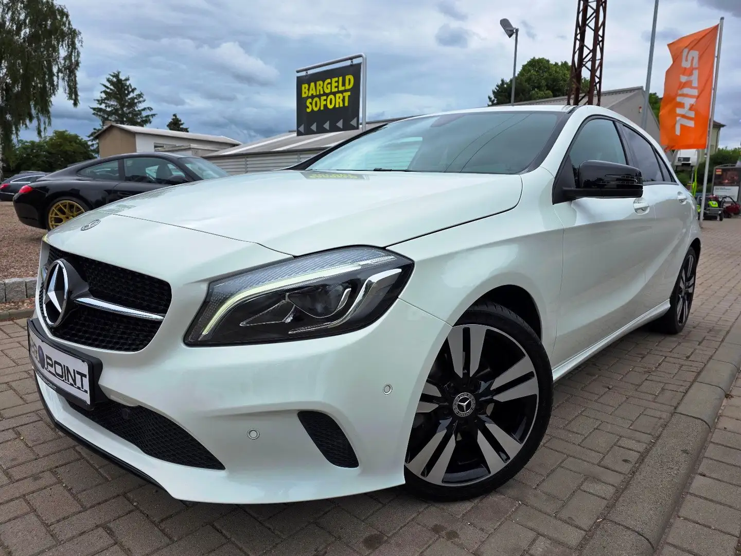 Mercedes-Benz A 180 BlueEfficiency LED Sportsitze Leder Kam. Blanc - 2