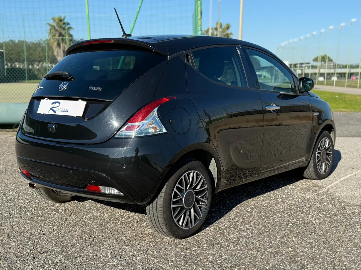 Lancia Ypsilon 1.0 hybrid Gold Noir - 2