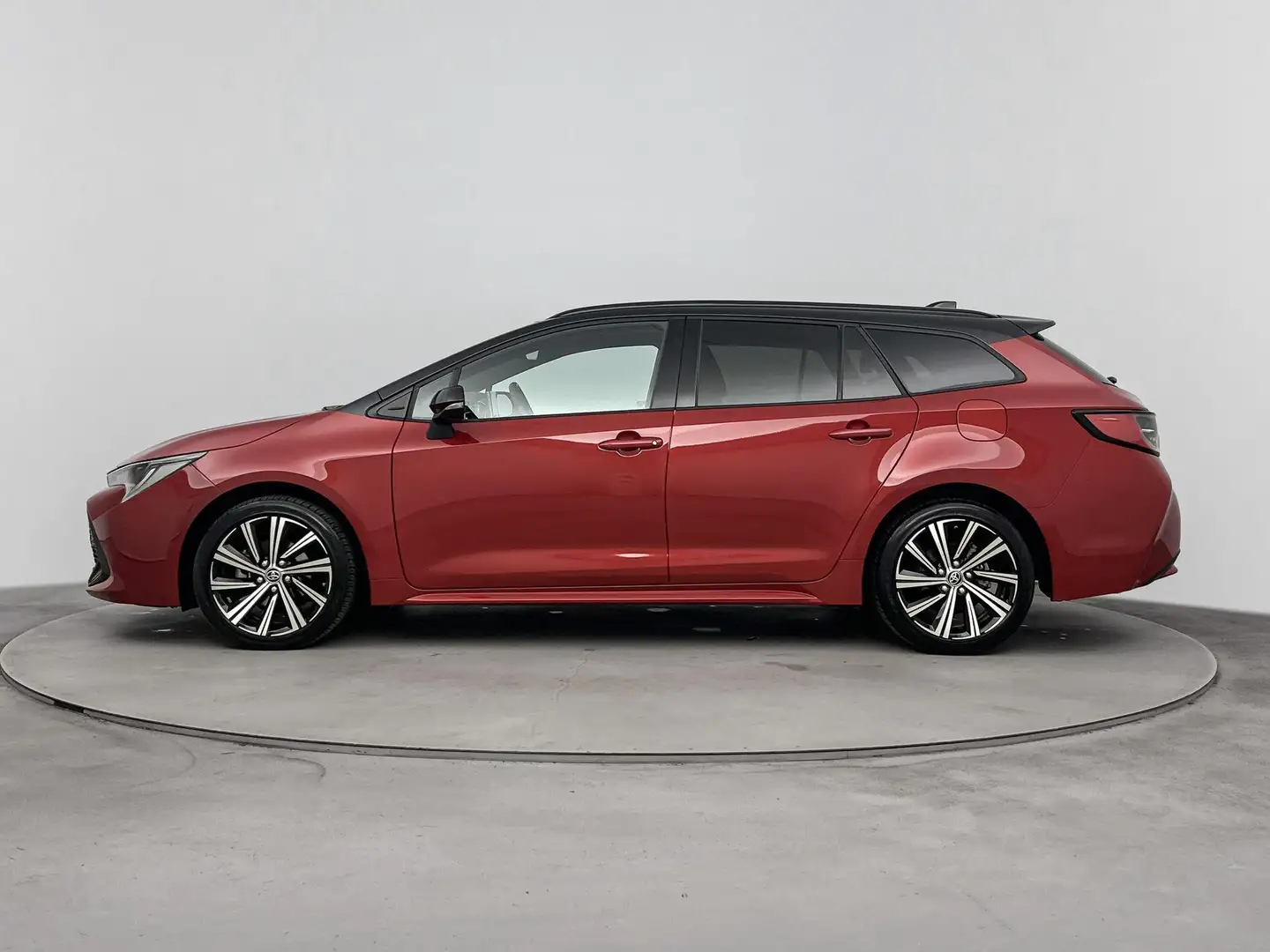 Toyota Corolla Touring Sports 1.8 Hybrid Executive | AUTOMAAT | C Rood - 2