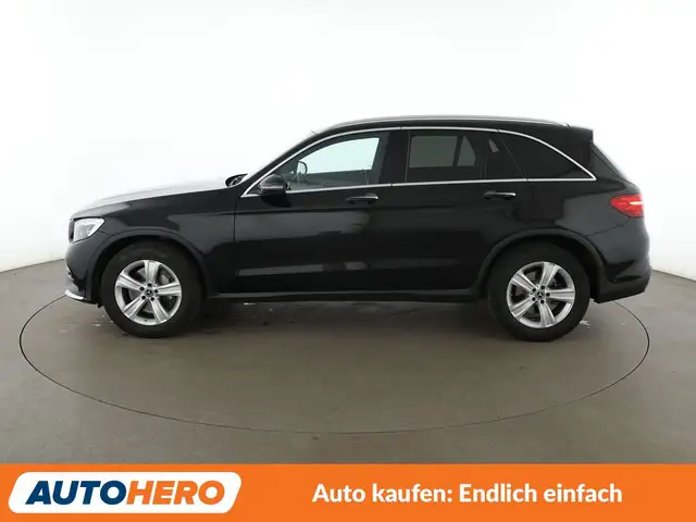 Mercedes-Benz GLC view 3