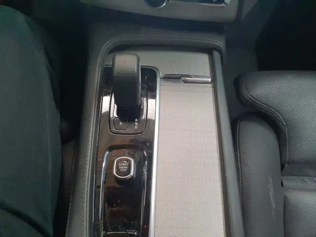 Volvo XC90 view 10