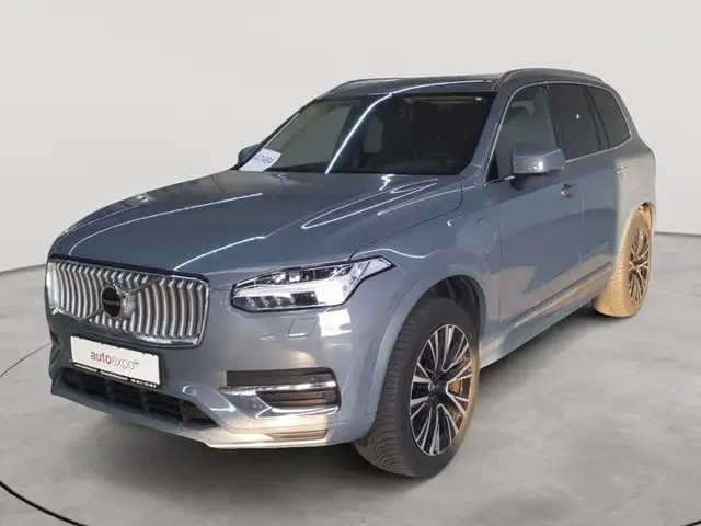 Volvo XC90 view 2